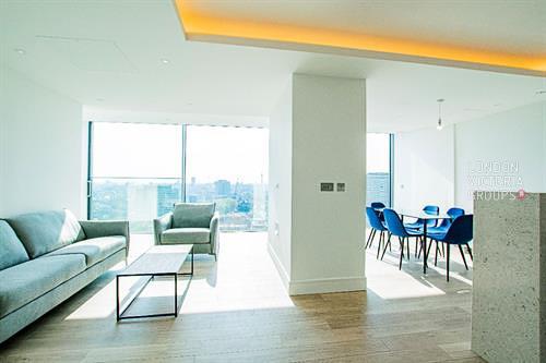 2 bed property in Carrara Tower, 1 Bollinder Place, London